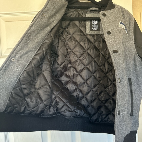 NFL Kids Seahawks Bomber Jacket - Picture 5 of 8